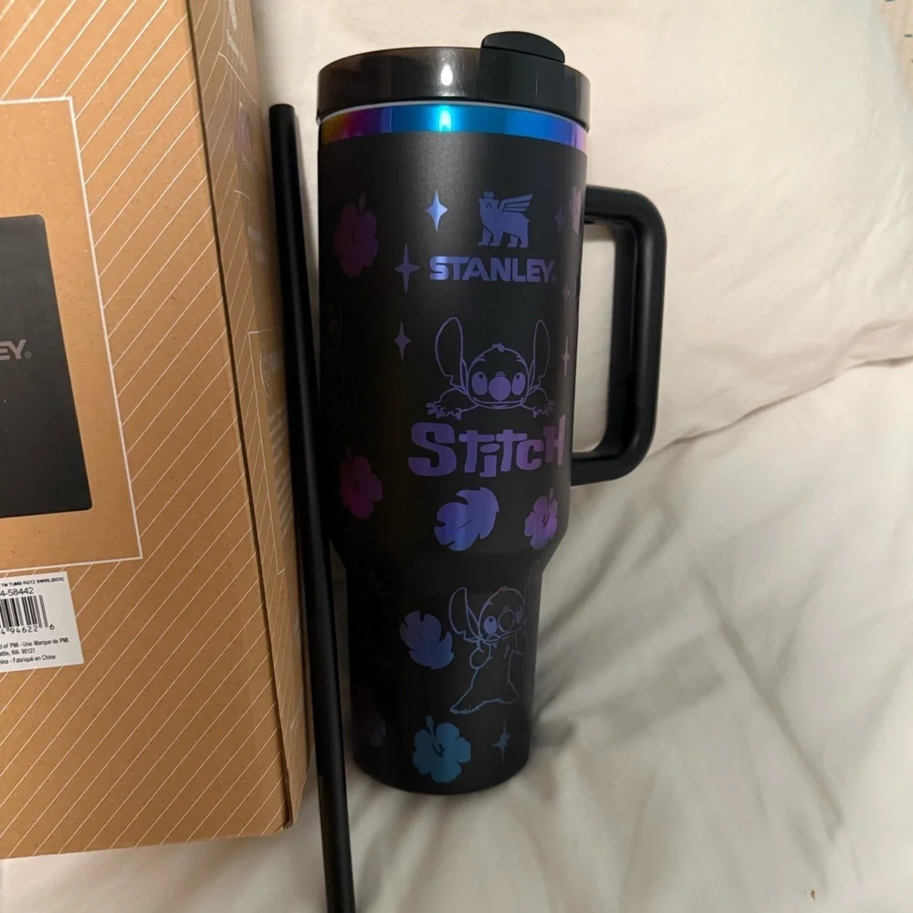 Stanley Disney Collab Stitch! Black Monocrome! With black straw 40oz. NIB - Picture 2 of 5